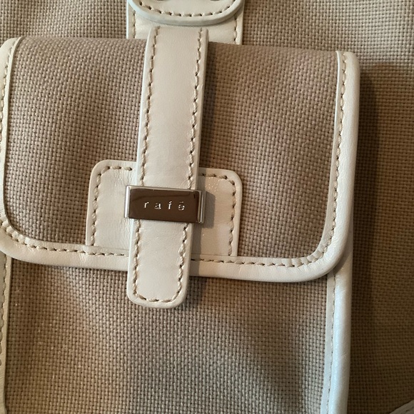 Beautiful Rafē Bag in a Tan Canvas with White Leather Trim. - Picture 4 of 16